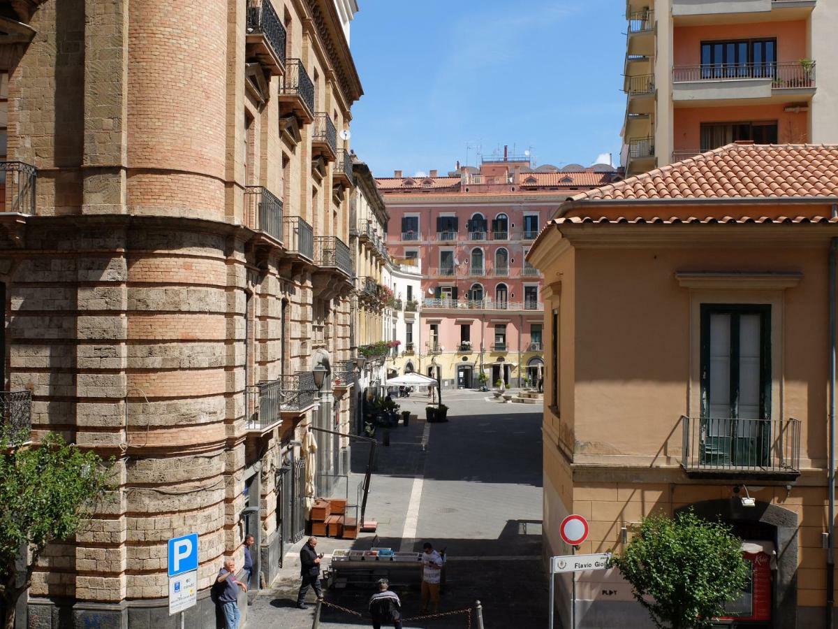 A Casa Di Adri Appartement Salerno Buitenkant foto